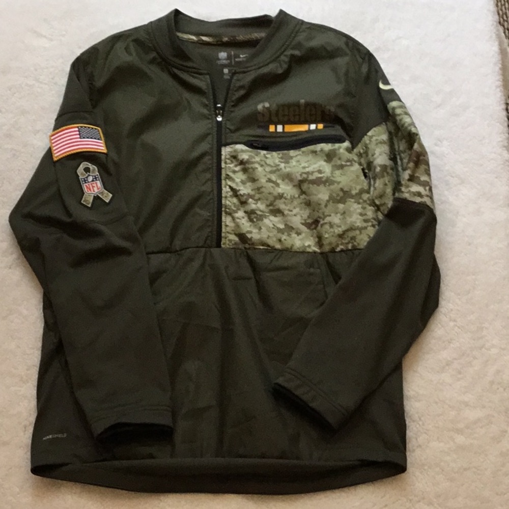 Women’s Nike fleece lined quarter zip. Army green, Steelers. Women’s size S